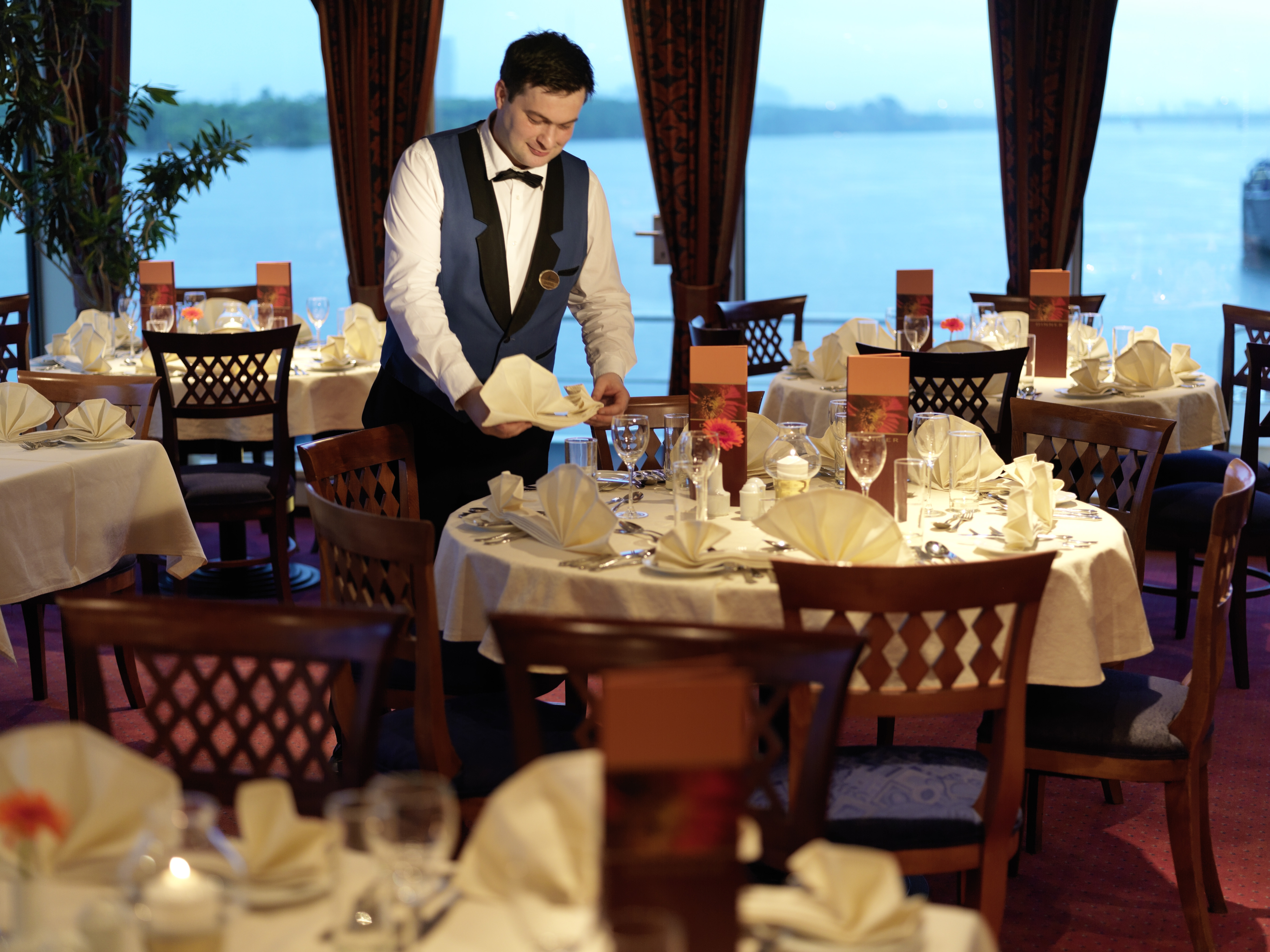Amadeus River Cruises Amadeus Symphony Interior Restaurant.jpg